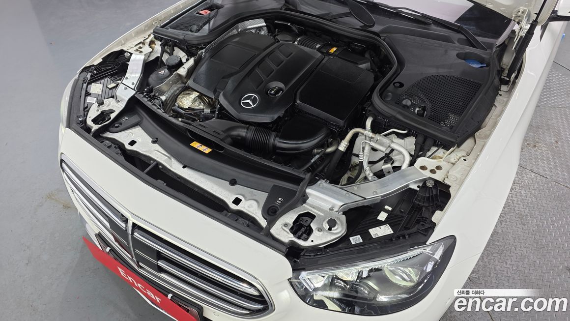 Mercedes-Benz E-Class 2022