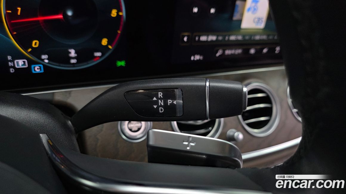 Mercedes-Benz E-Class 2022
