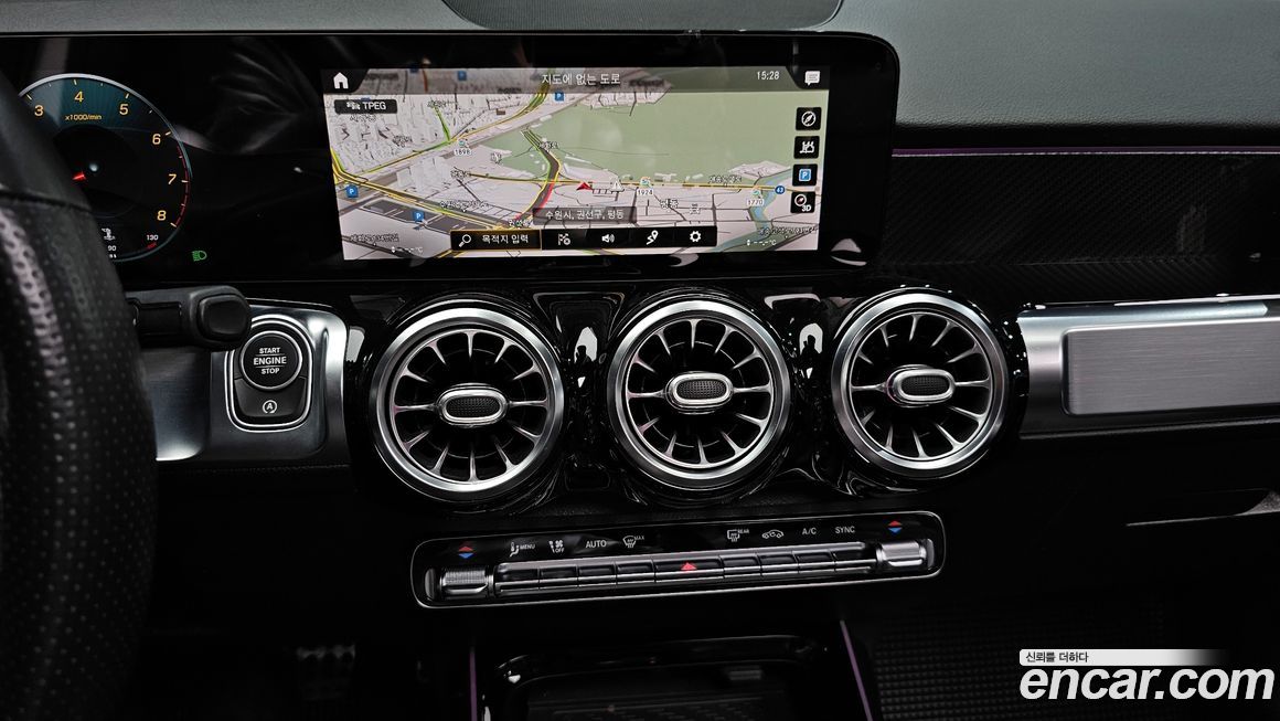 Mercedes-Benz GLB-Class 2021