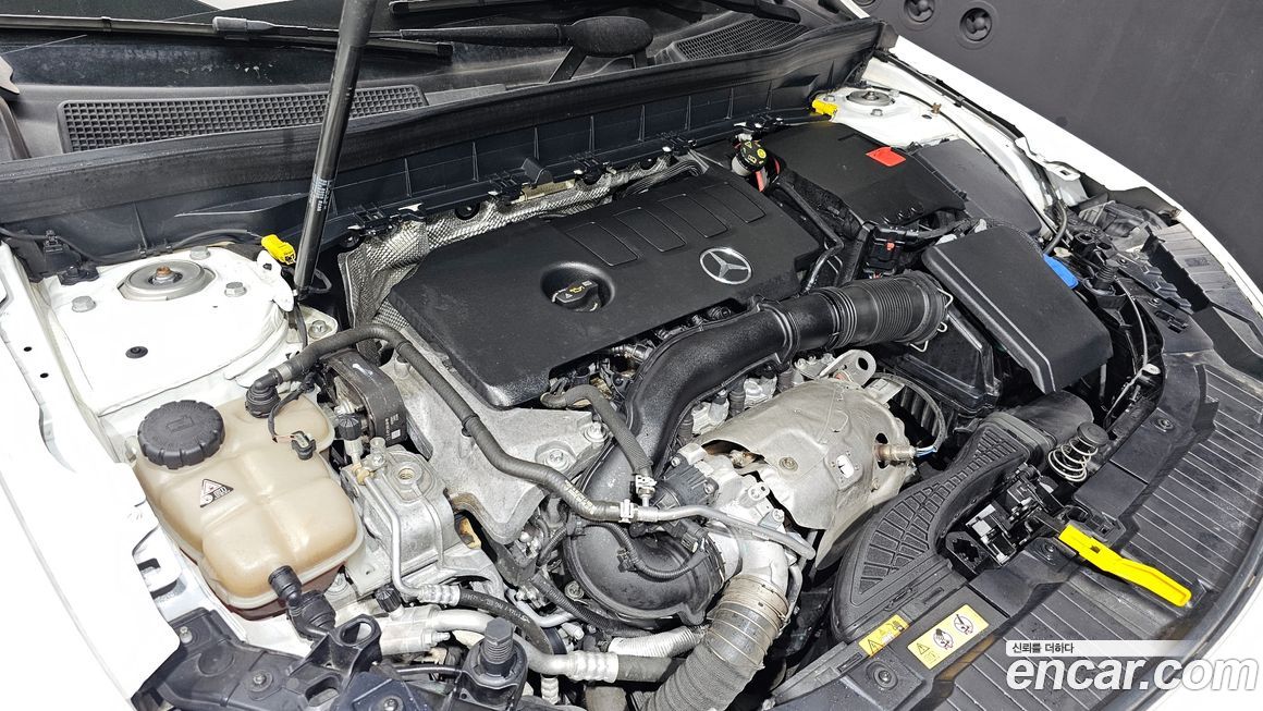 Mercedes-Benz GLB-Class 2021