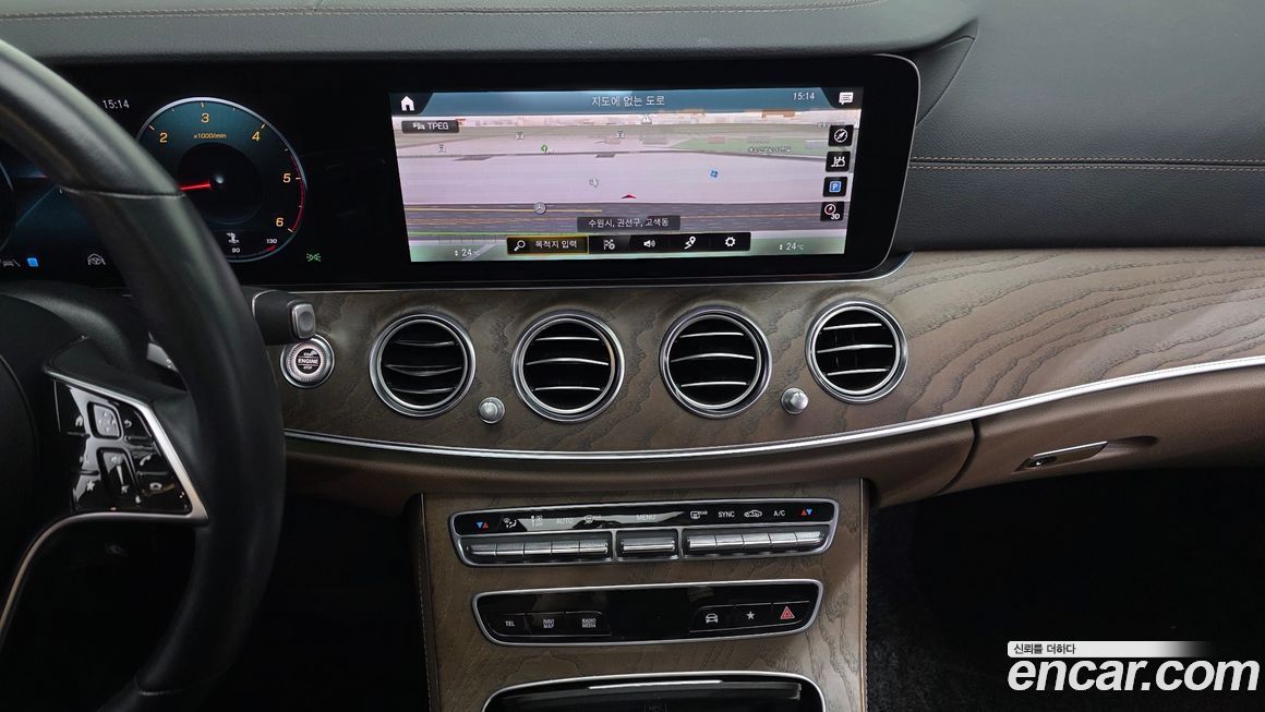 Mercedes-Benz E-Class 2022