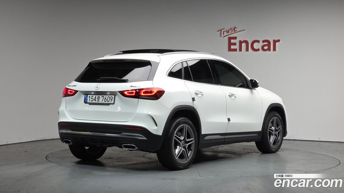 Mercedes-Benz GLA-Class 2023