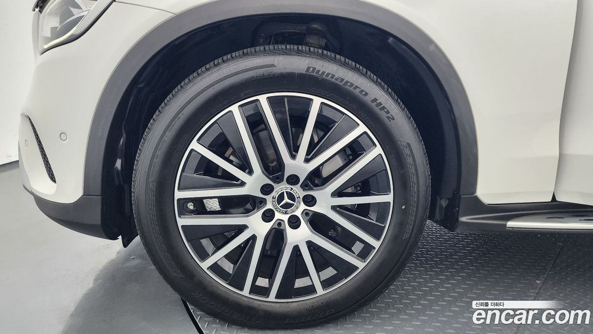 Mercedes-Benz GLC-Class 2021