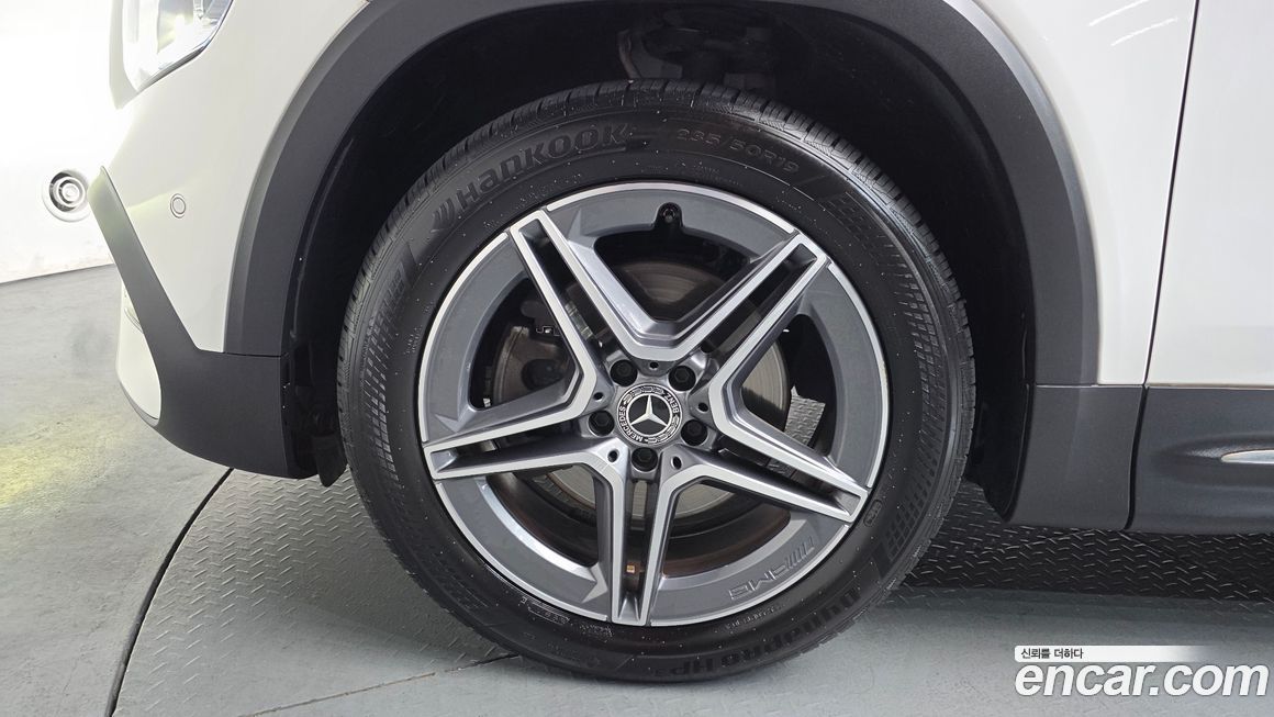 Mercedes-Benz GLB-Class 2021