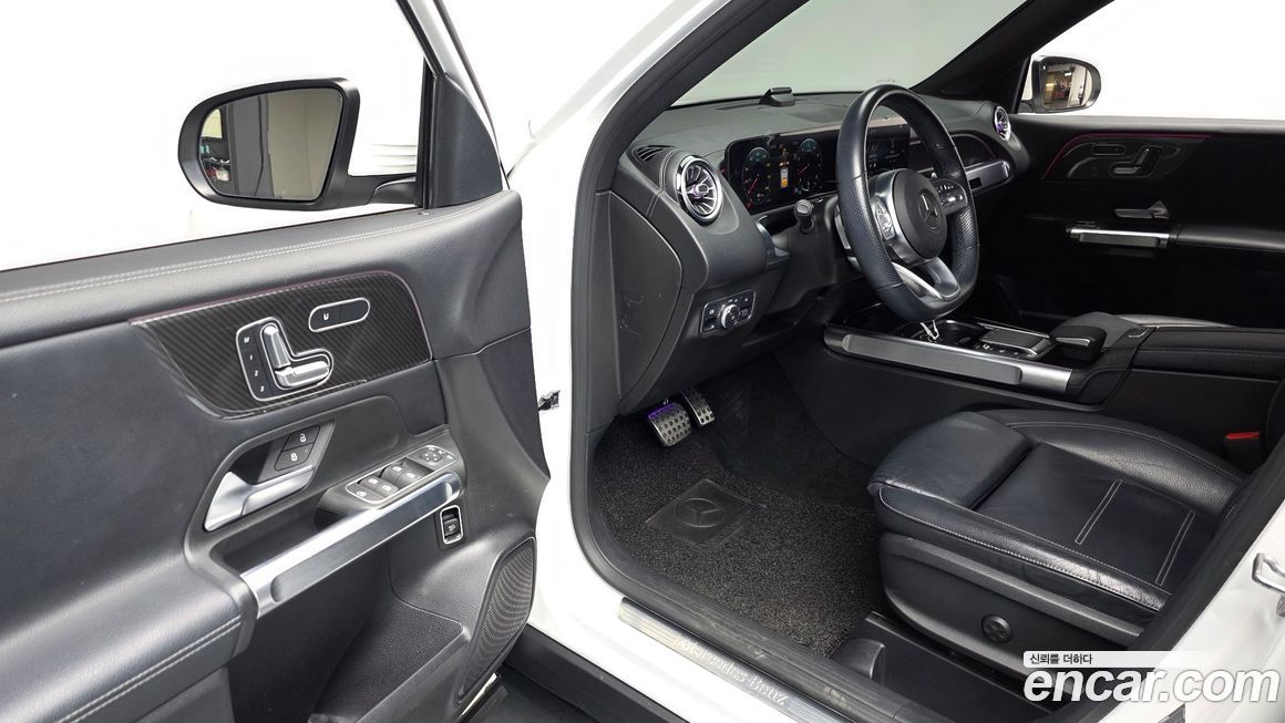 Mercedes-Benz GLB-Class 2021