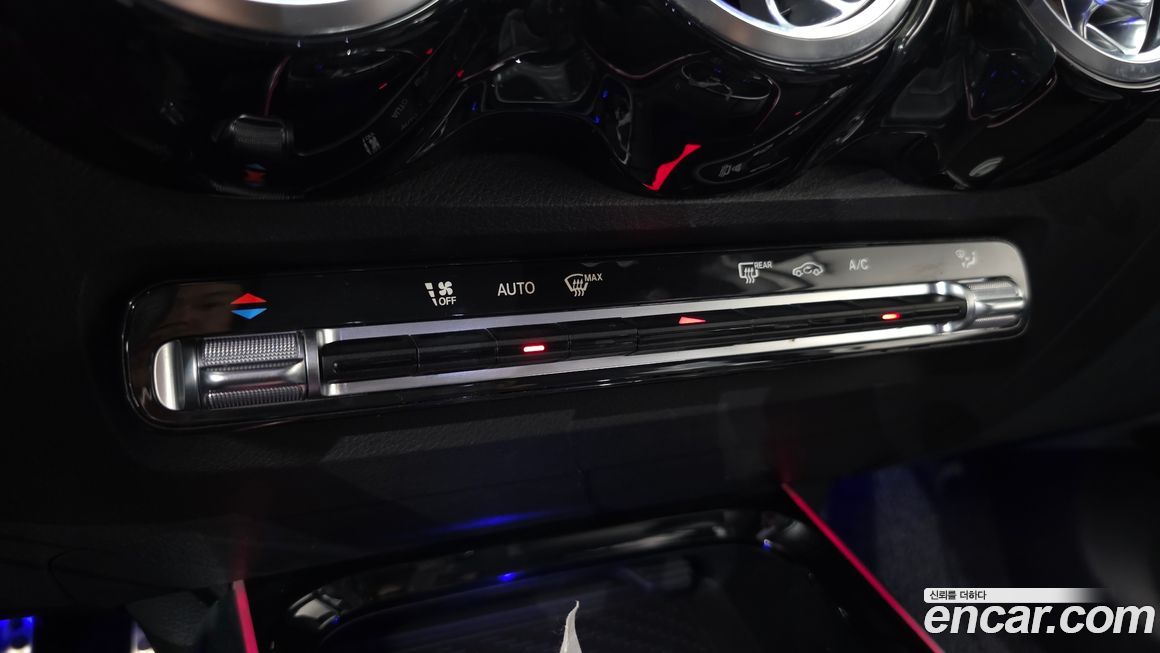 Mercedes-Benz GLB-Class 2021