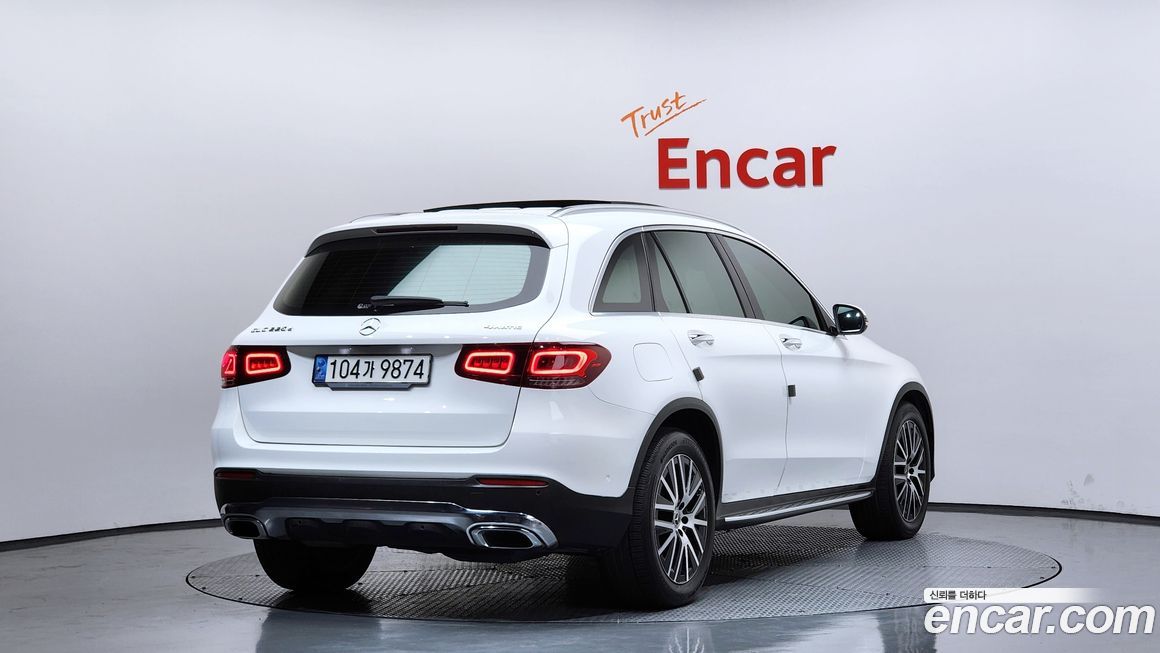 Mercedes-Benz GLC-Class 2021