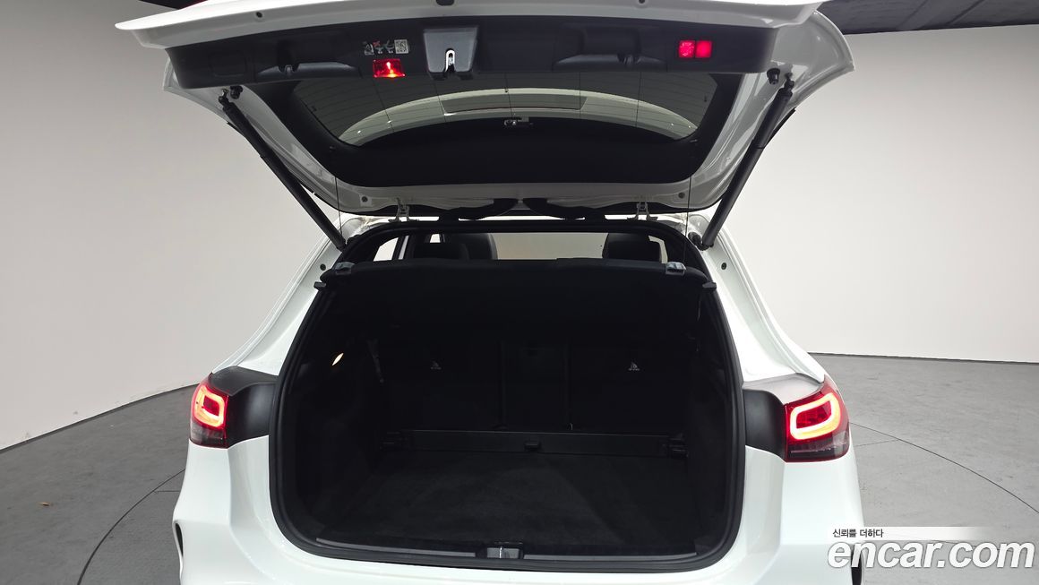 Mercedes-Benz GLA-Class 2023