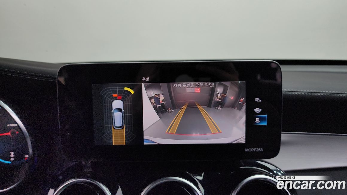 Mercedes-Benz GLC-Class 2021