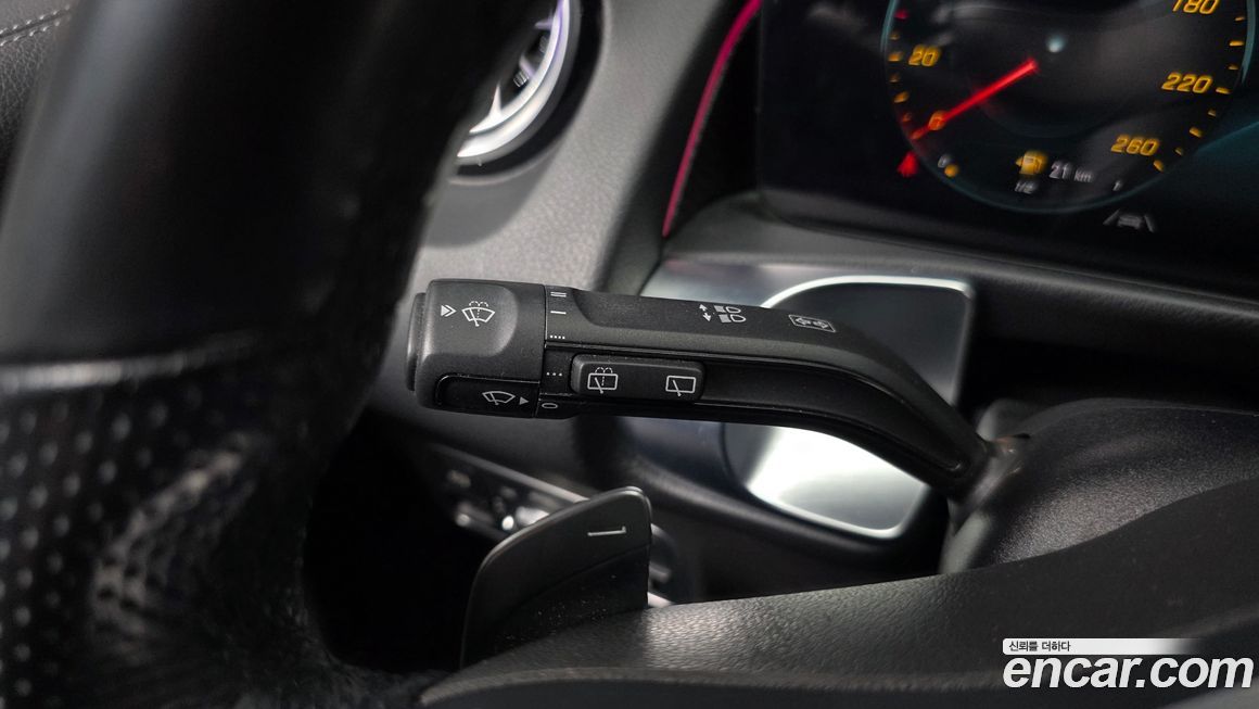 Mercedes-Benz GLB-Class 2021