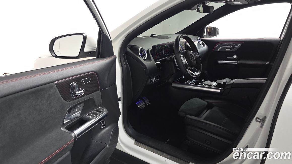 Mercedes-Benz GLA-Class 2023