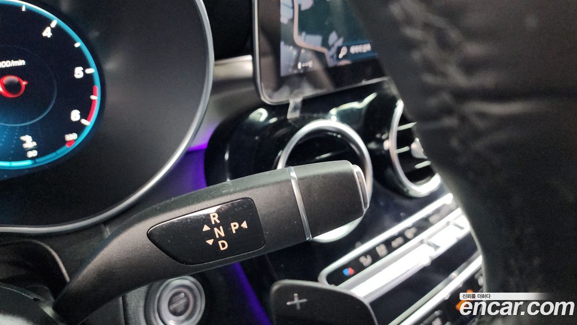 Mercedes-Benz GLC-Class 2021