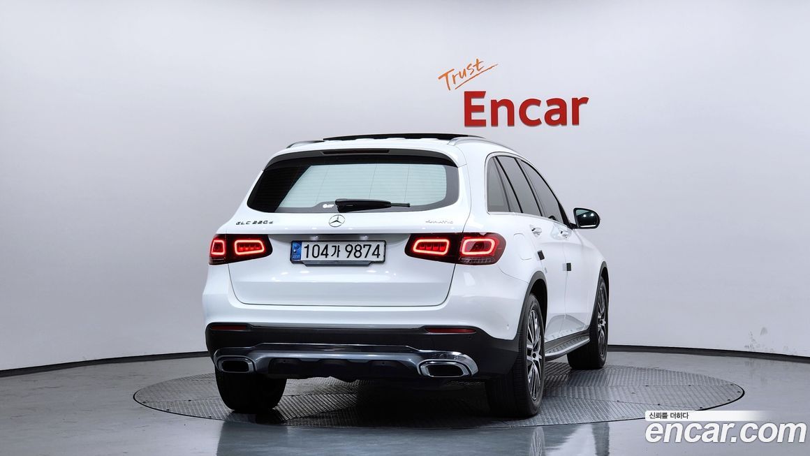 Mercedes-Benz GLC-Class 2021