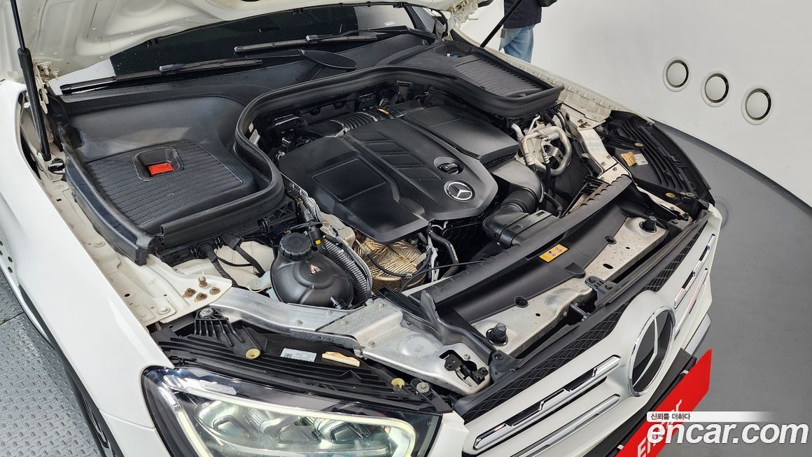 Mercedes-Benz GLC-Class 2021