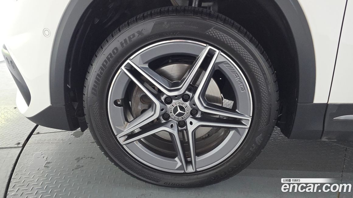 Mercedes-Benz GLA-Class 2023