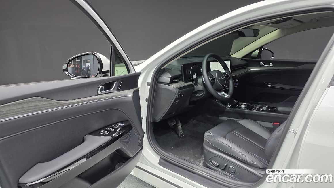 Kia K5 2025