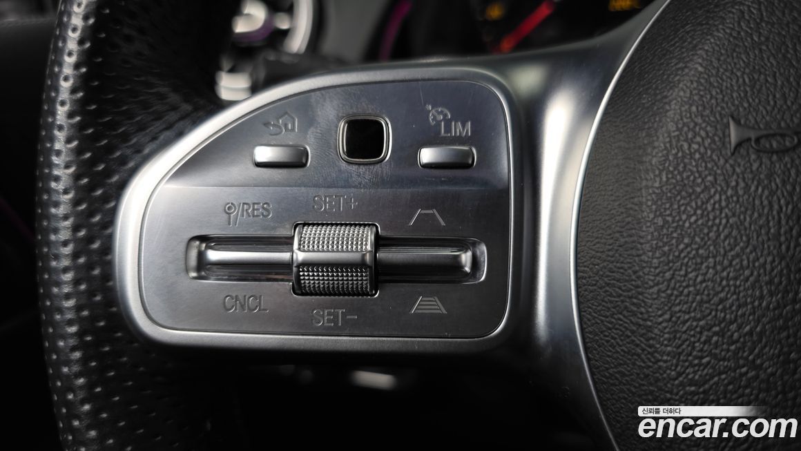 Mercedes-Benz GLB-Class 2021