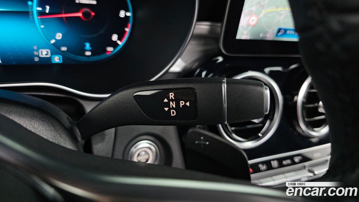 Mercedes-Benz GLC-Class 2021