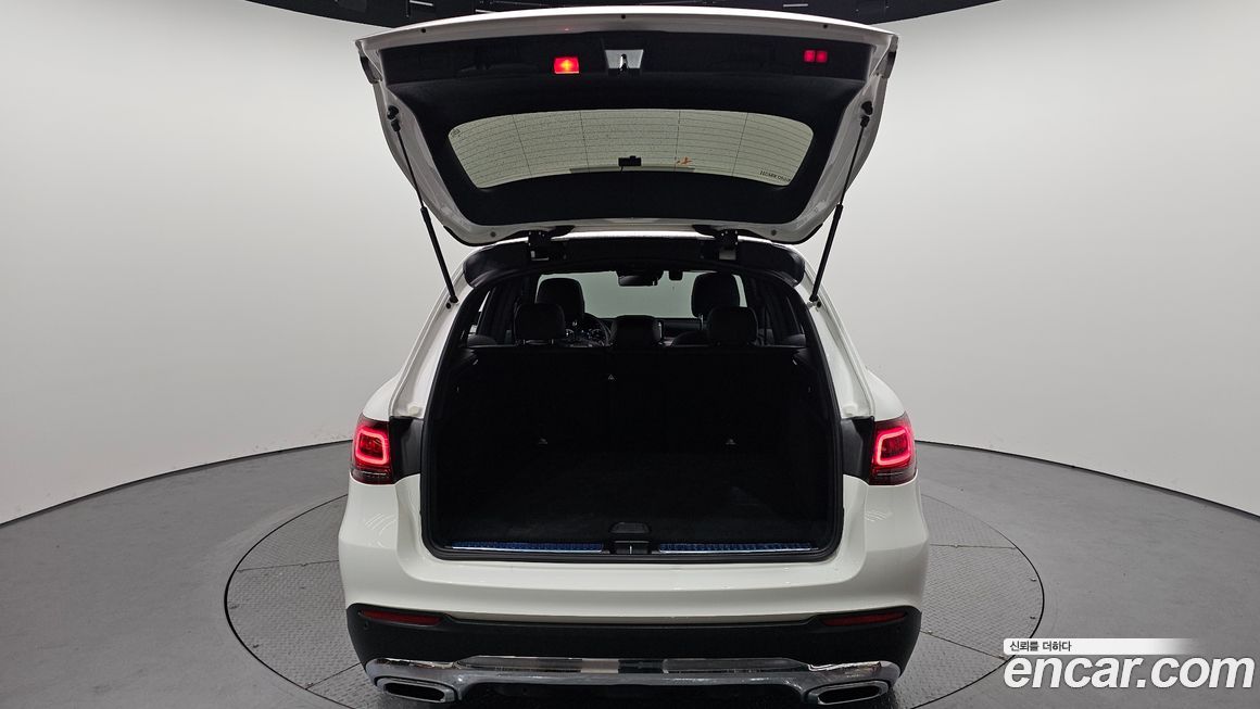 Mercedes-Benz GLC-Class 2021