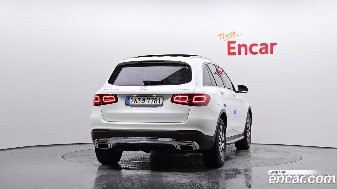 Mercedes-Benz GLC-Class 2021