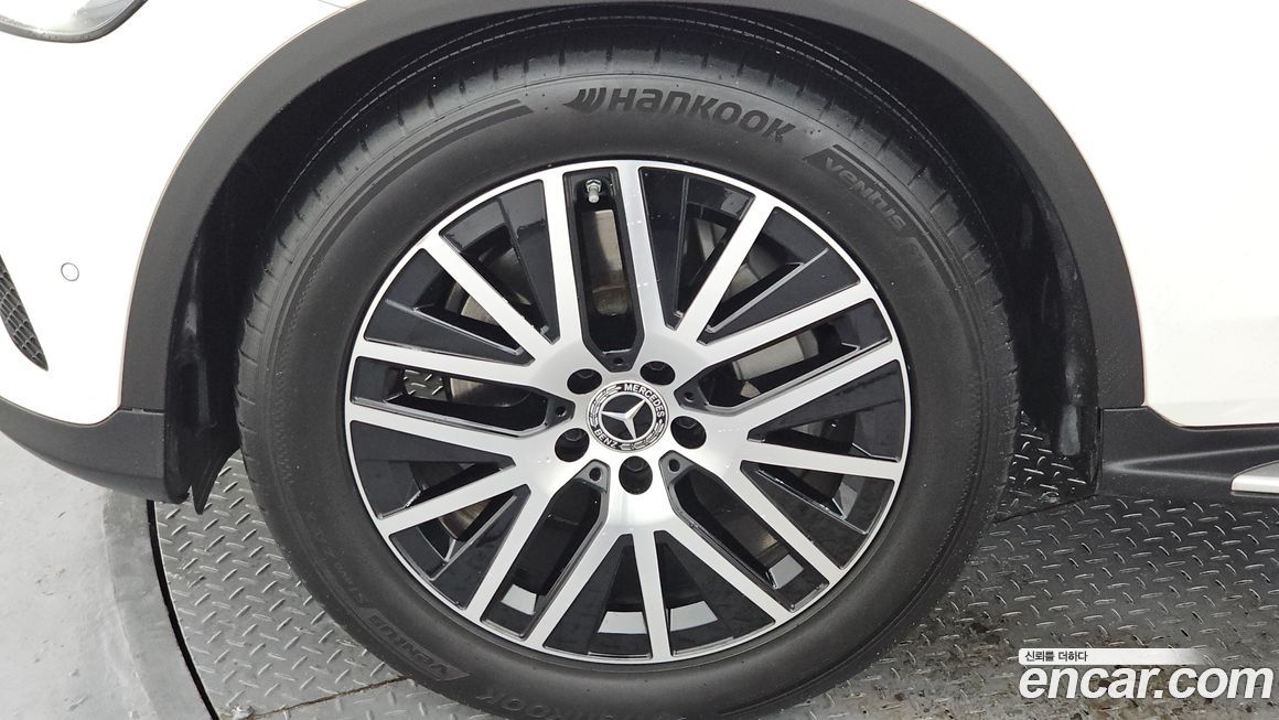 Mercedes-Benz GLC-Class 2021