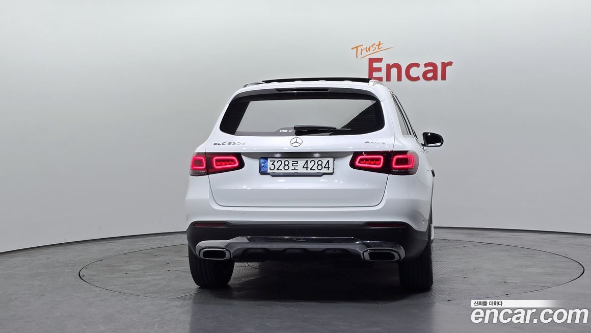 Mercedes-Benz GLC-Class 2021