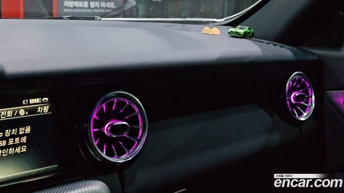 Mercedes-Benz SLC-Class 2018