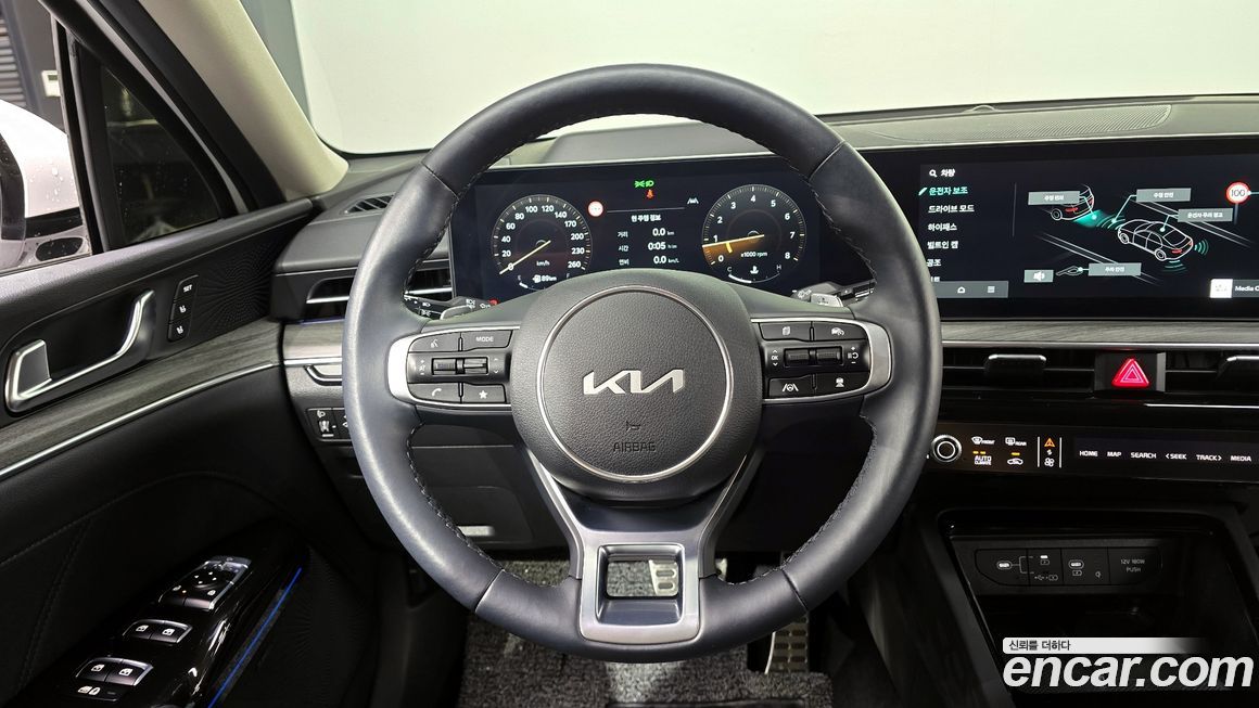 Kia K5 2025