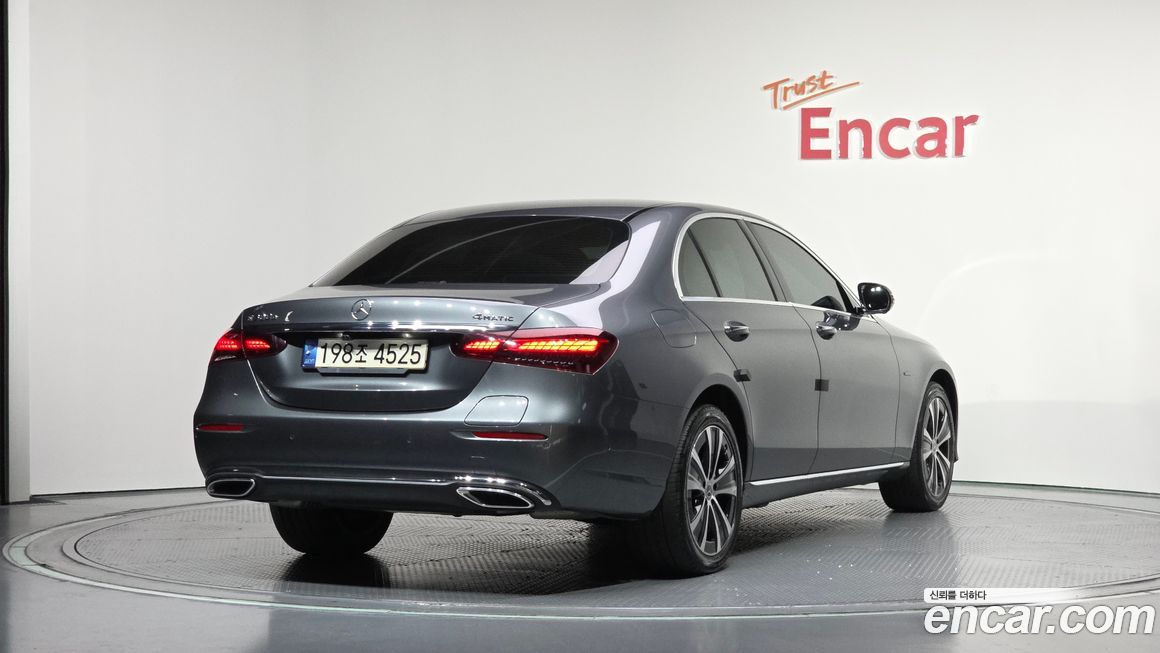 Mercedes-Benz E-Class 2021