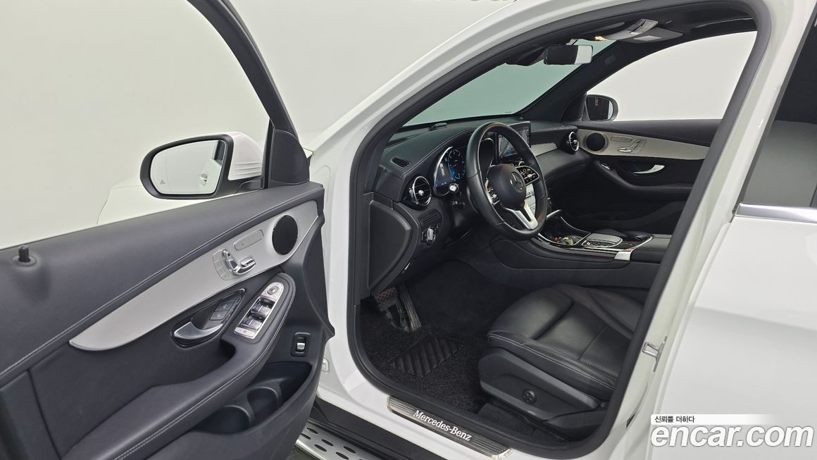 Mercedes-Benz GLC-Class 2021