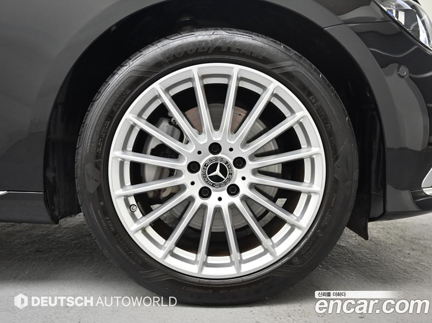 Mercedes-Benz E-Class 2023