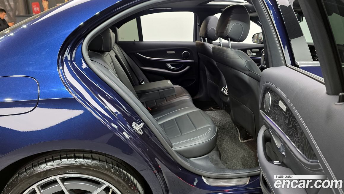 Mercedes-Benz E-Class 2021