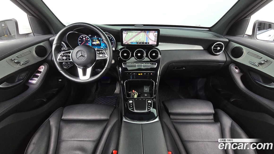 Mercedes-Benz GLC-Class 2021