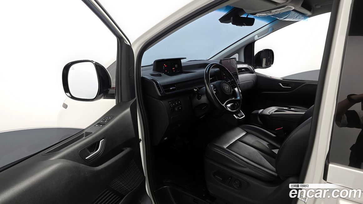 Hyundai Staria 2022