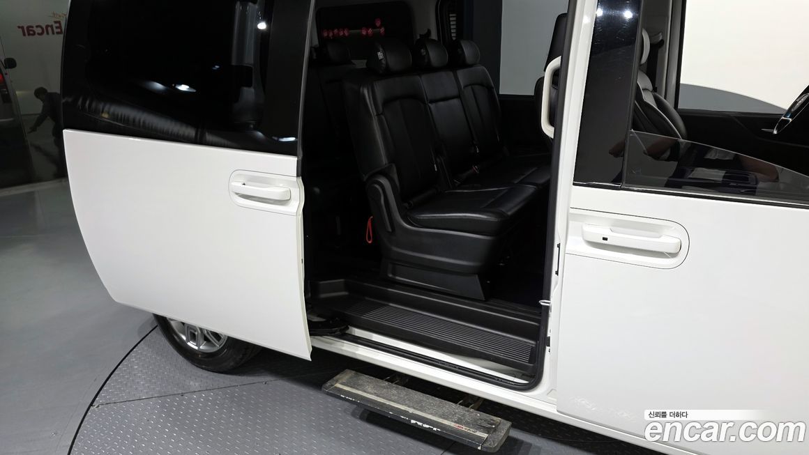 Hyundai Staria 2022