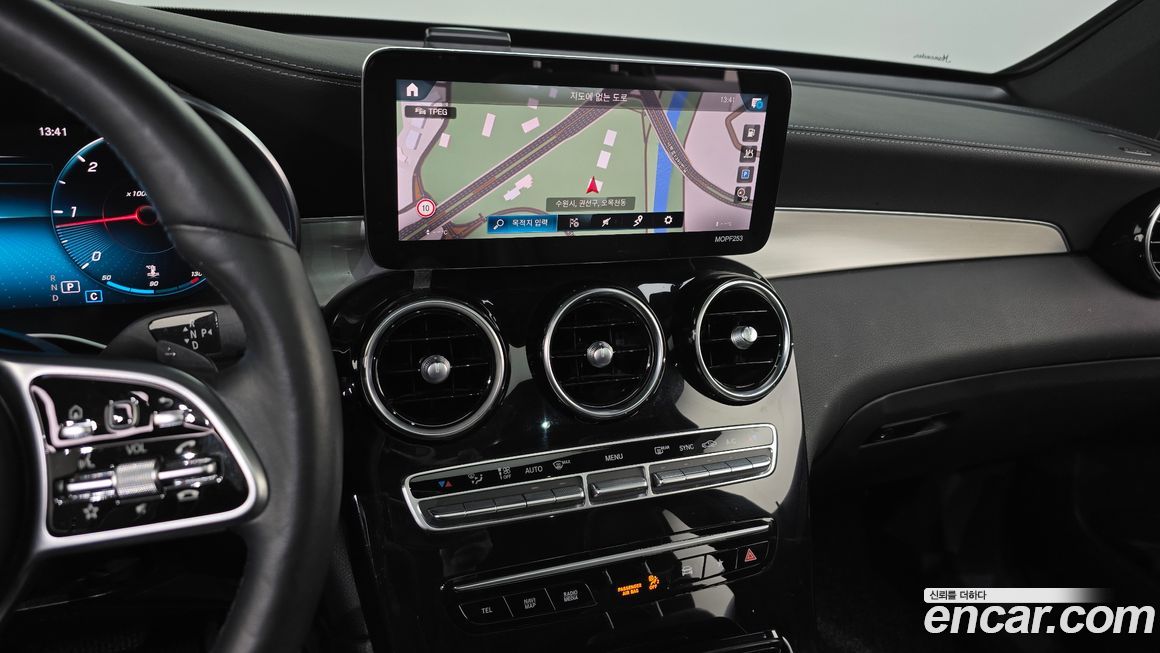 Mercedes-Benz GLC-Class 2021