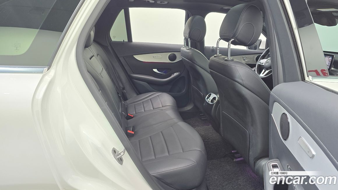 Mercedes-Benz GLC-Class 2021