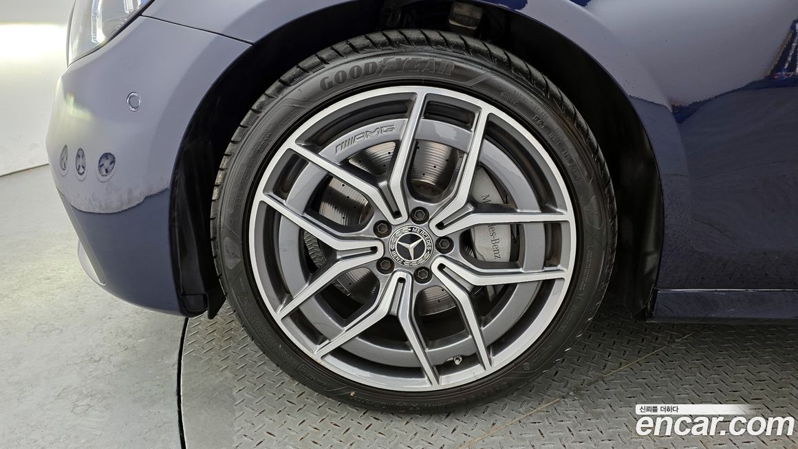 Mercedes-Benz E-Class 2021