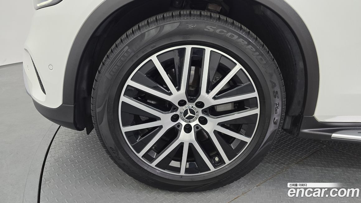 Mercedes-Benz GLC-Class 2021