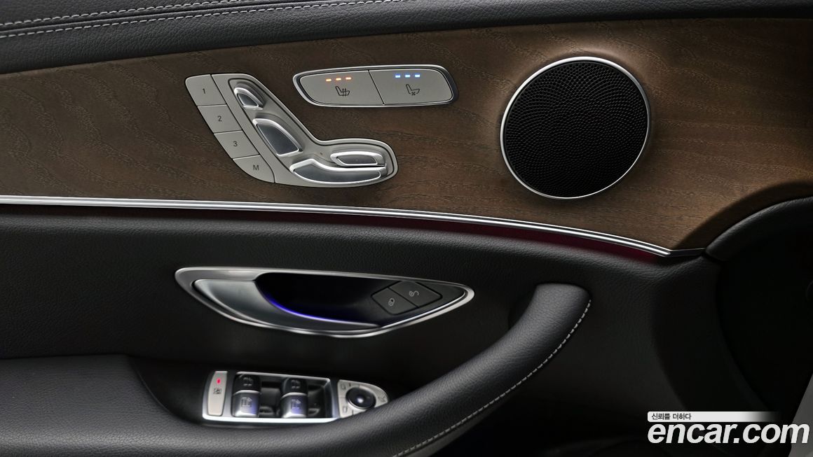 Mercedes-Benz E-Class 2022
