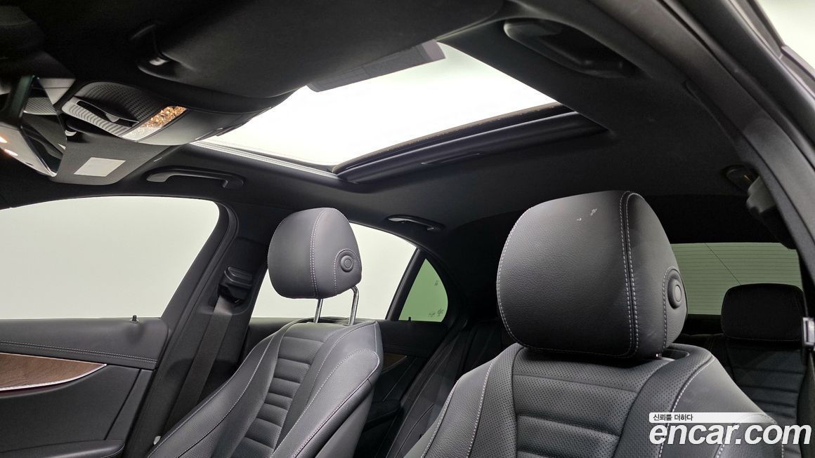 Mercedes-Benz E-Class 2022