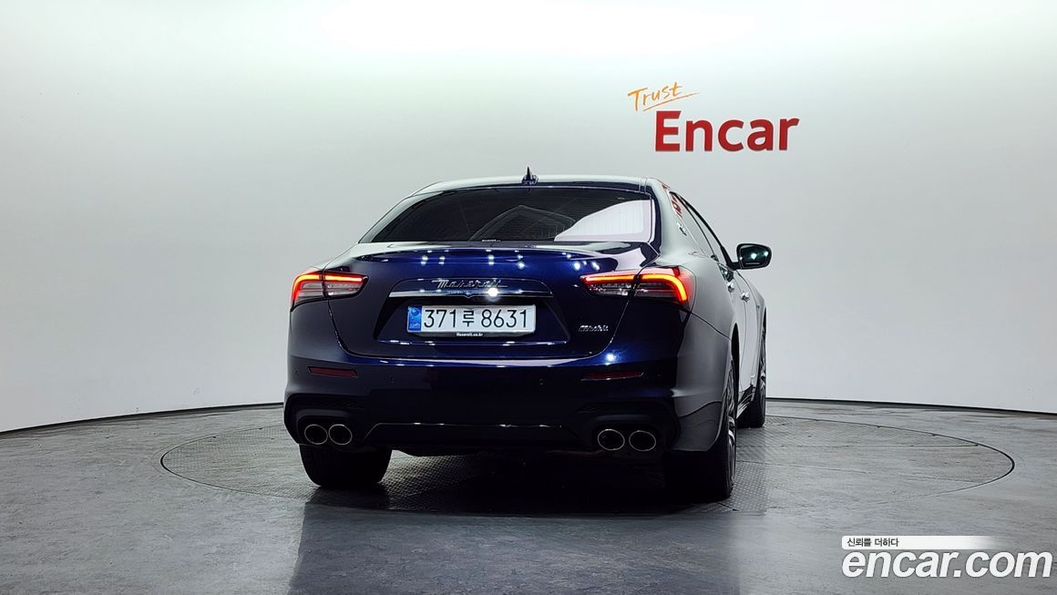 Maserati Ghibli 2021