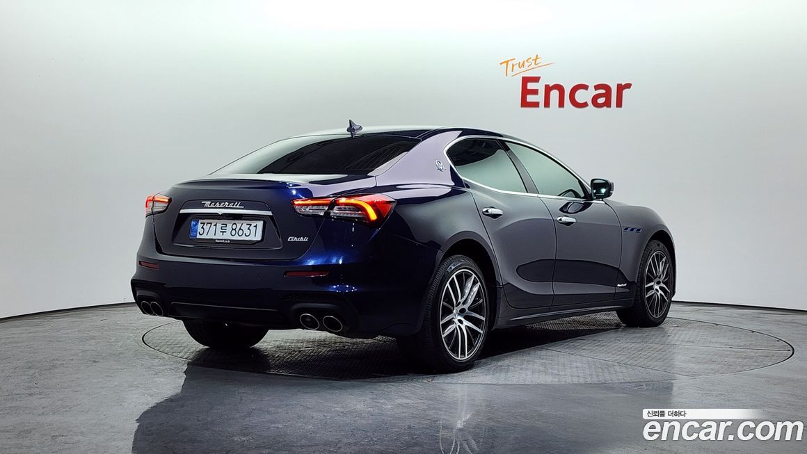 Maserati Ghibli 2021