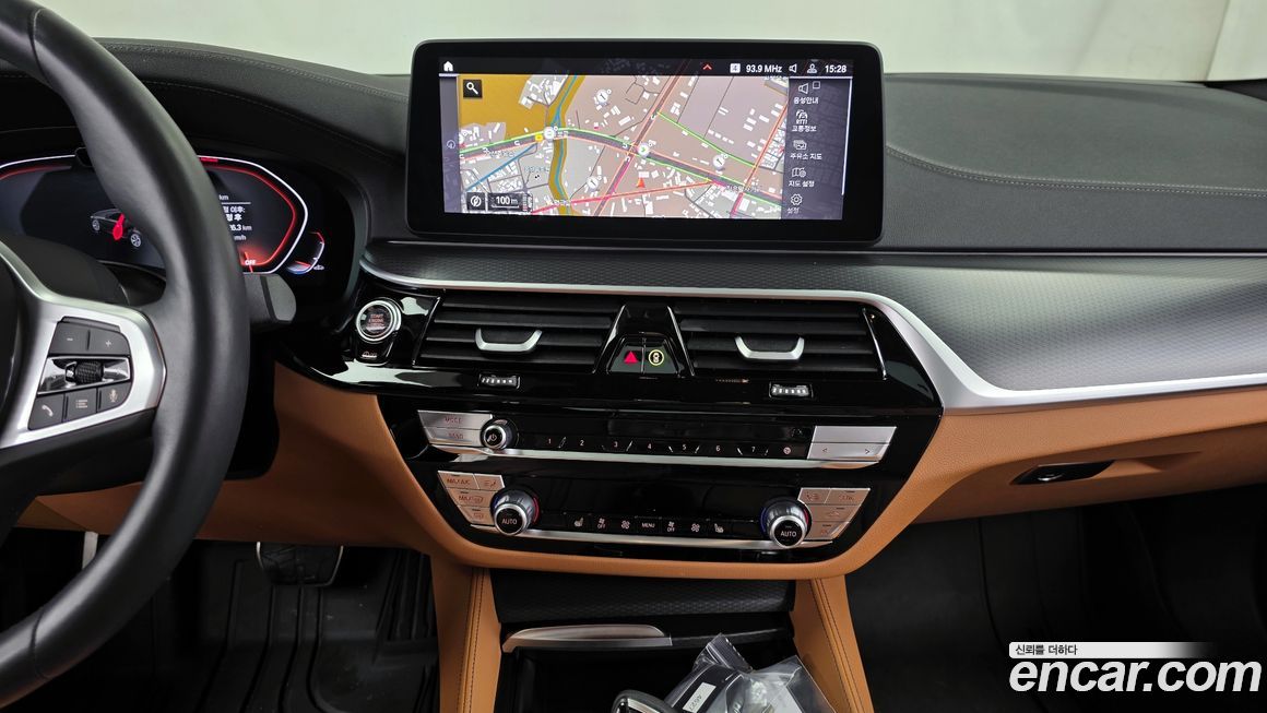 BMW 5-Series 2023