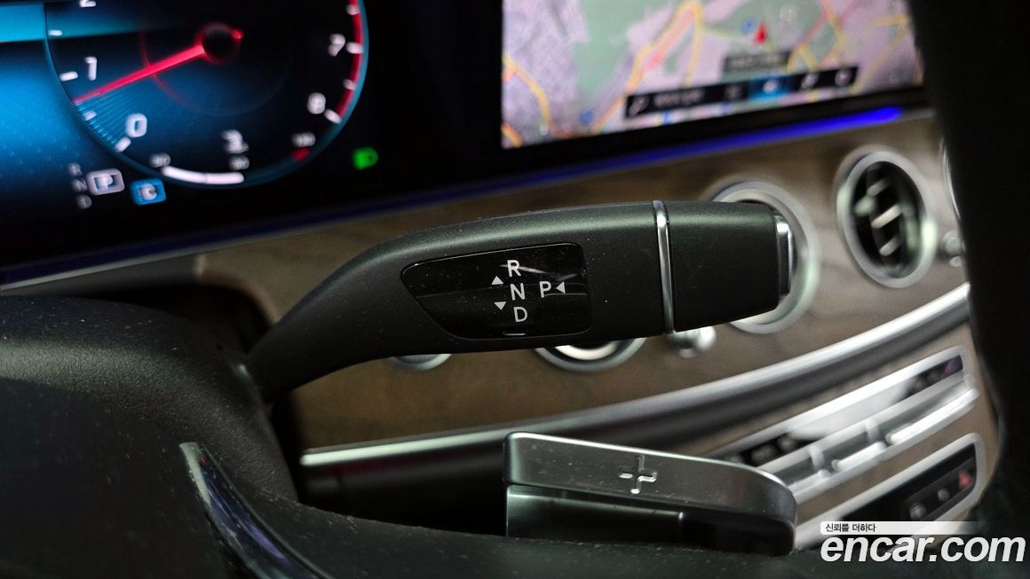 Mercedes-Benz E-Class 2022