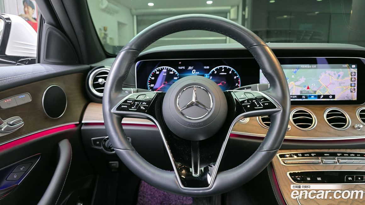 Mercedes-Benz E-Class 2022