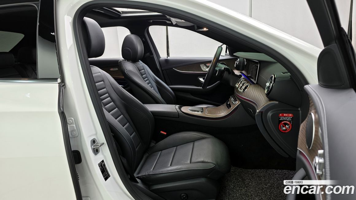 Mercedes-Benz E-Class 2022