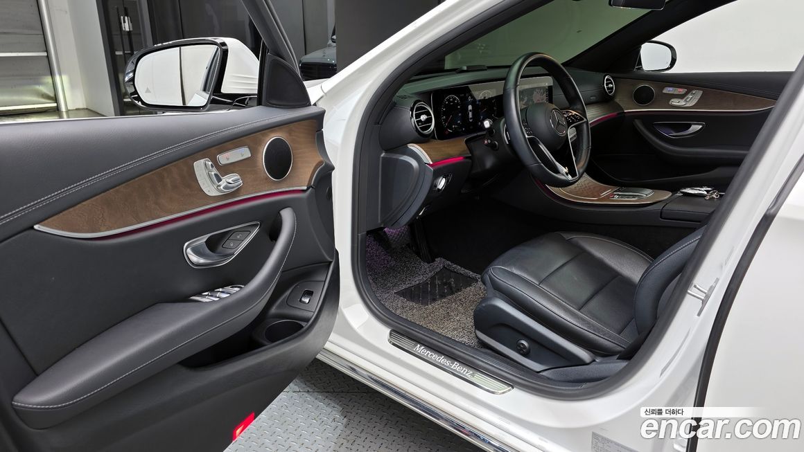 Mercedes-Benz E-Class 2022