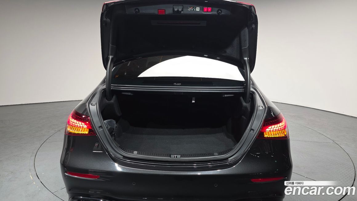 Mercedes-Benz E-Class 2023