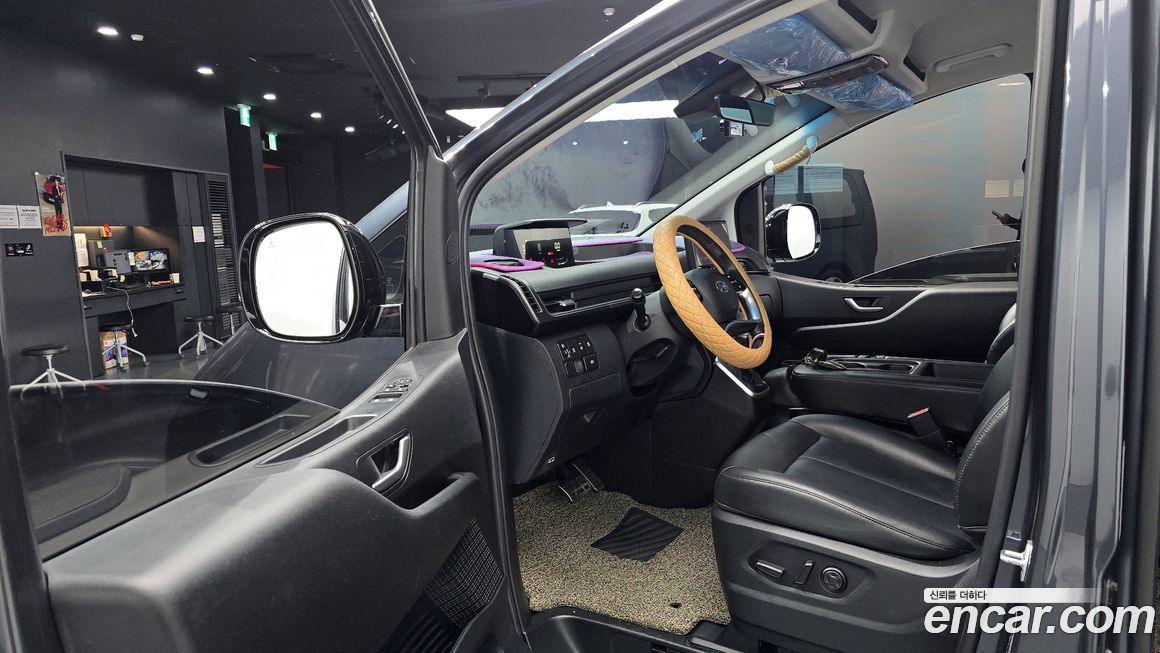 Hyundai Staria 2023